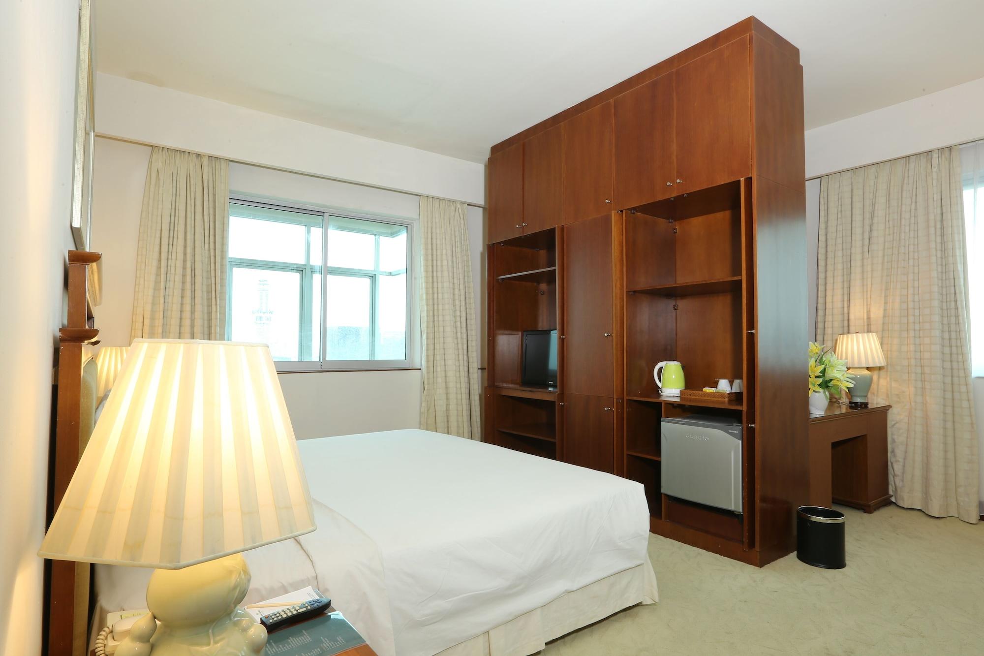 Santika Hotel 3*