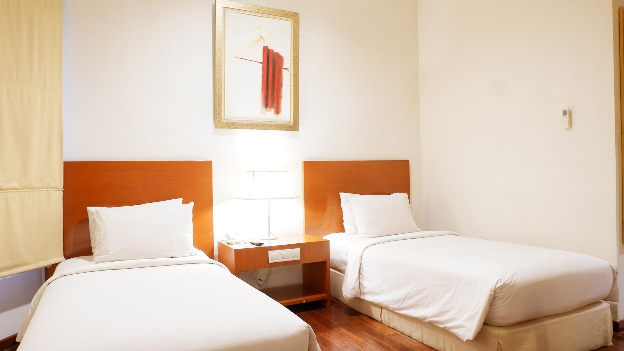 Hotel Santika 3*