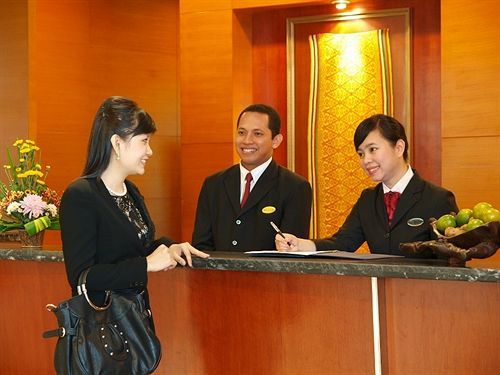Hotel Santika 3*