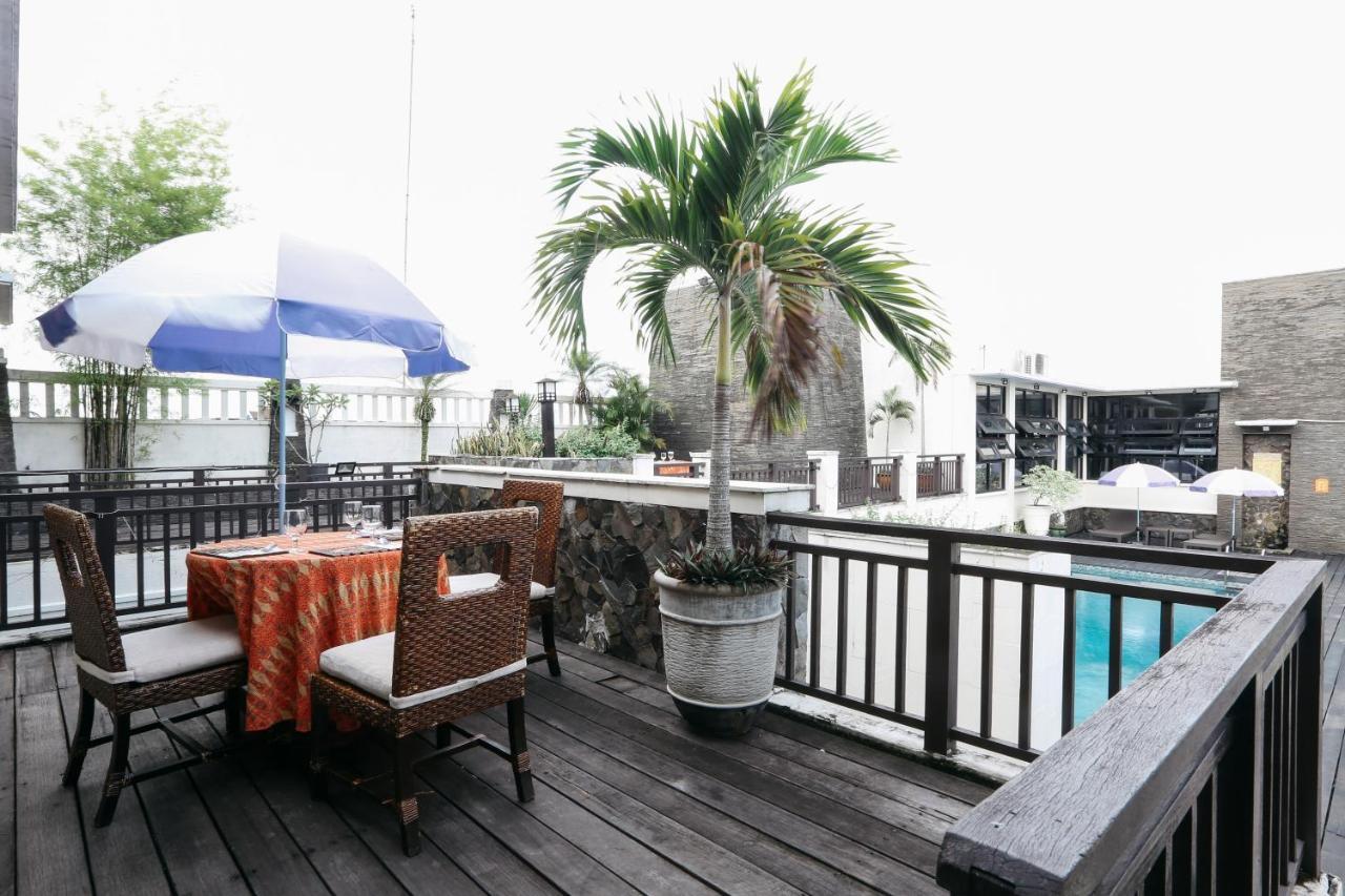 Santika Hotel 3*